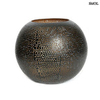 Fekete-arany színű, XL méretű fém gömb gyertyatartó, fehér háttérrel