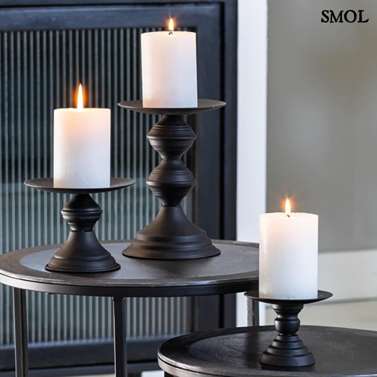 Gyertyatartó - fekete, fém, 8,5cm | LULA - smol.hu - három méretben, égő gyertyával