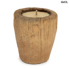 Rusztikus, masszív fatörzs Gyertyatartó (TRUNK) natúr fa kaspóból. XXL méretű, egyedi, sárga viasszal részben töltve, fehér háttérrel