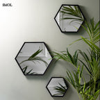 Falitükör - fekete, fém, hatszögű, 58cm | STELLA - smol.hu - három méretben, falon