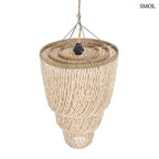 Háromszintes, vízesés formájú kézműves függőlámpa fehér tengeri kagylókból, természetes textúrával és fém vázzal, ferdén