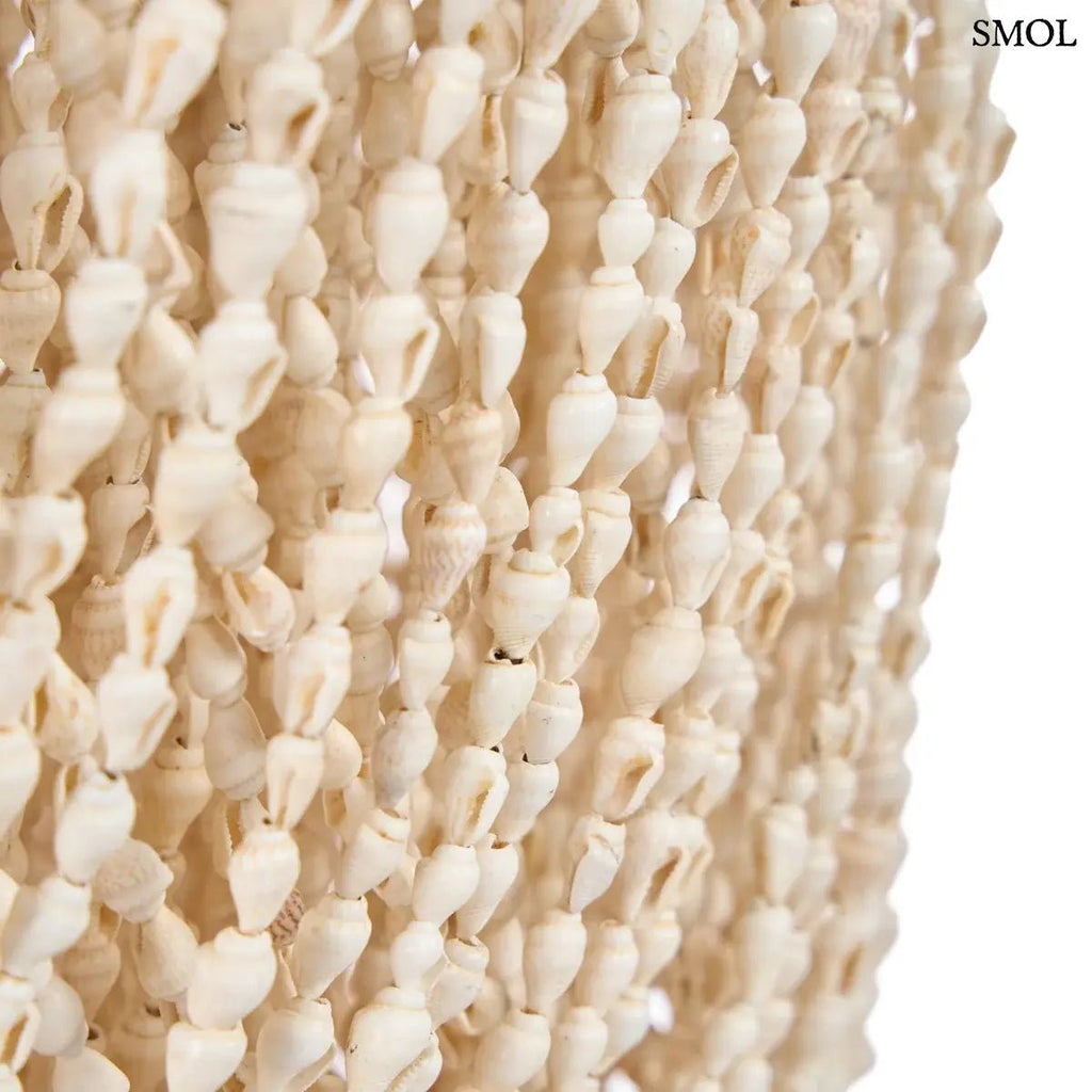 Kagyló csillár - kézzel készített balinéz függőlámpa természetes kagylóhéj rétegekkel, kagylók nagyítva