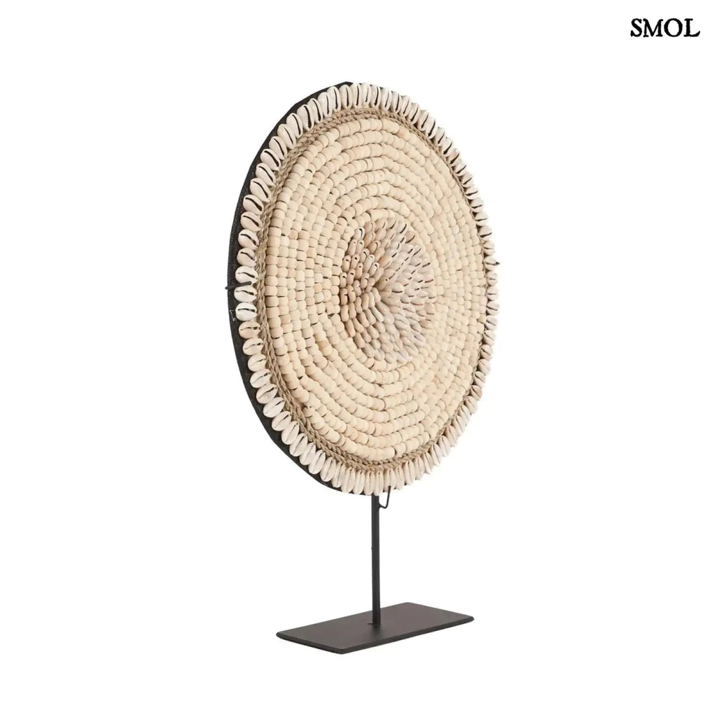 kagyló dekoráció állvánnyal, natúr fehér színben oldalra fordítva