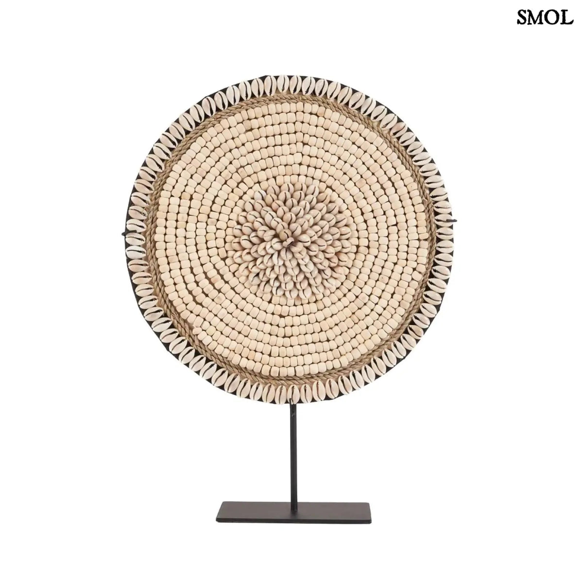 kagyló dekoráció állvánnyal, natúr fehér színben fehér háttérrel