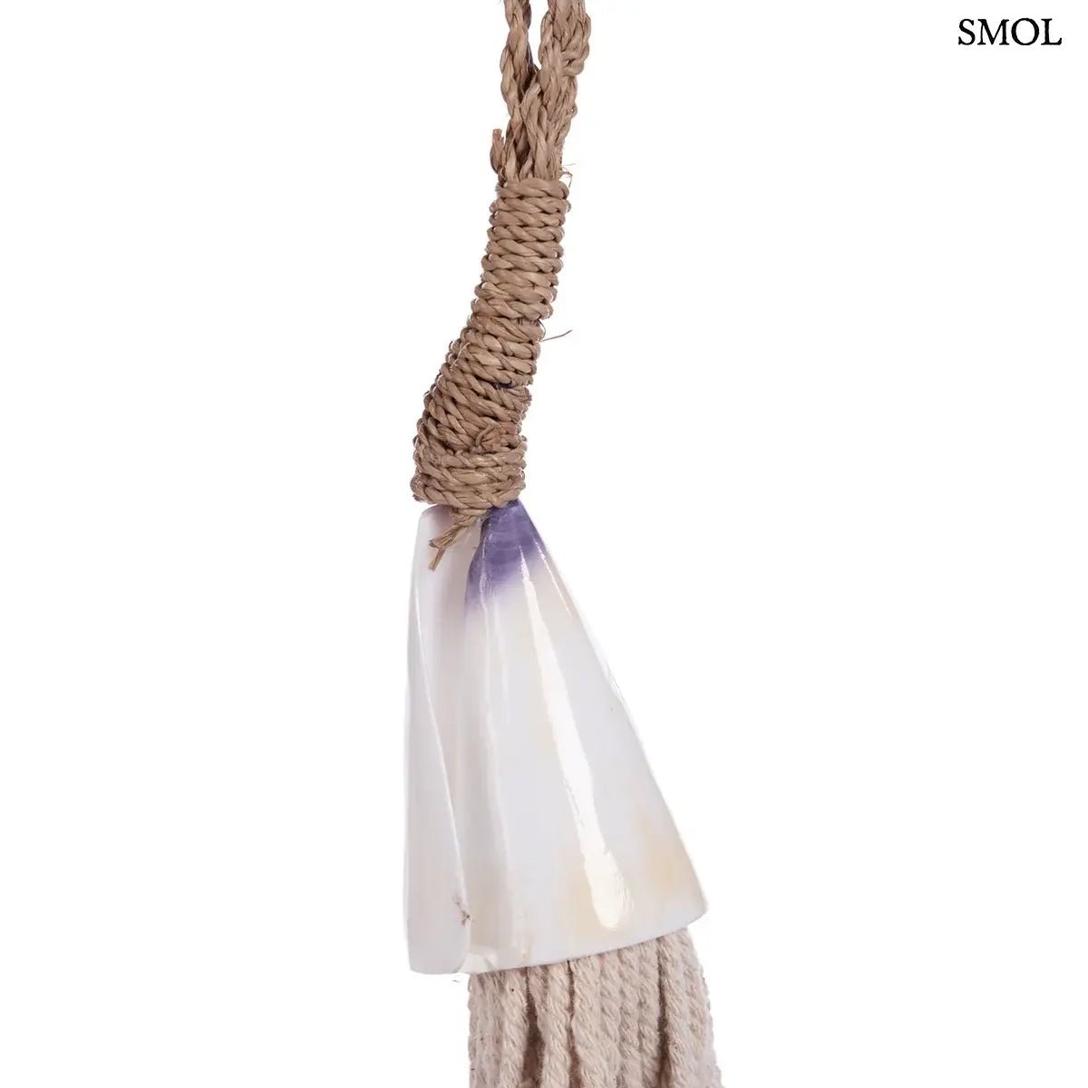 Kézzel készült kagyló függődísz és font tengerifű dekoráció,  kagyló hátulról nagyítva