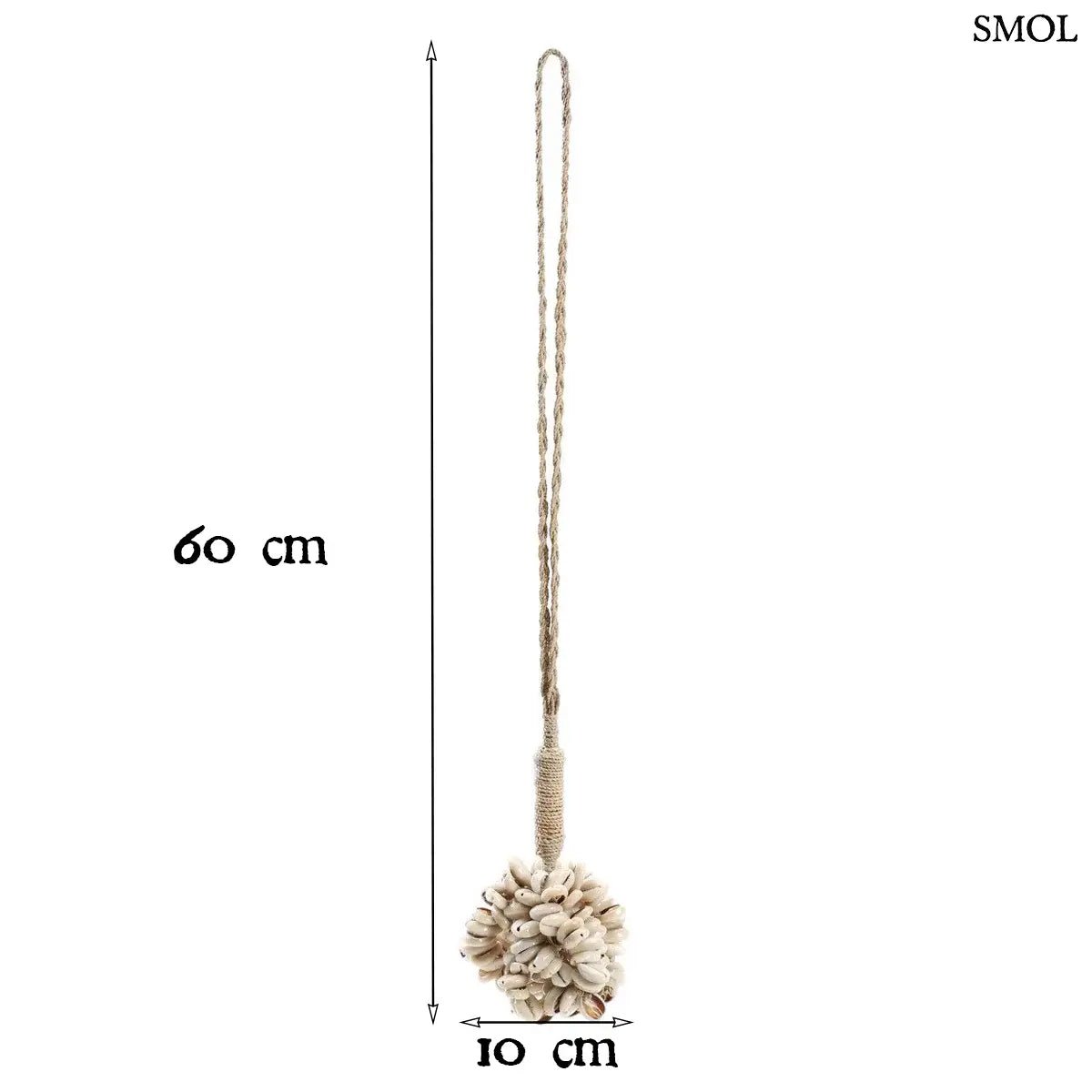 Kagylós dekoráció függő fehér kauri kagylókból és natúr fonott kötélből Bali szigetéről, méretekkel