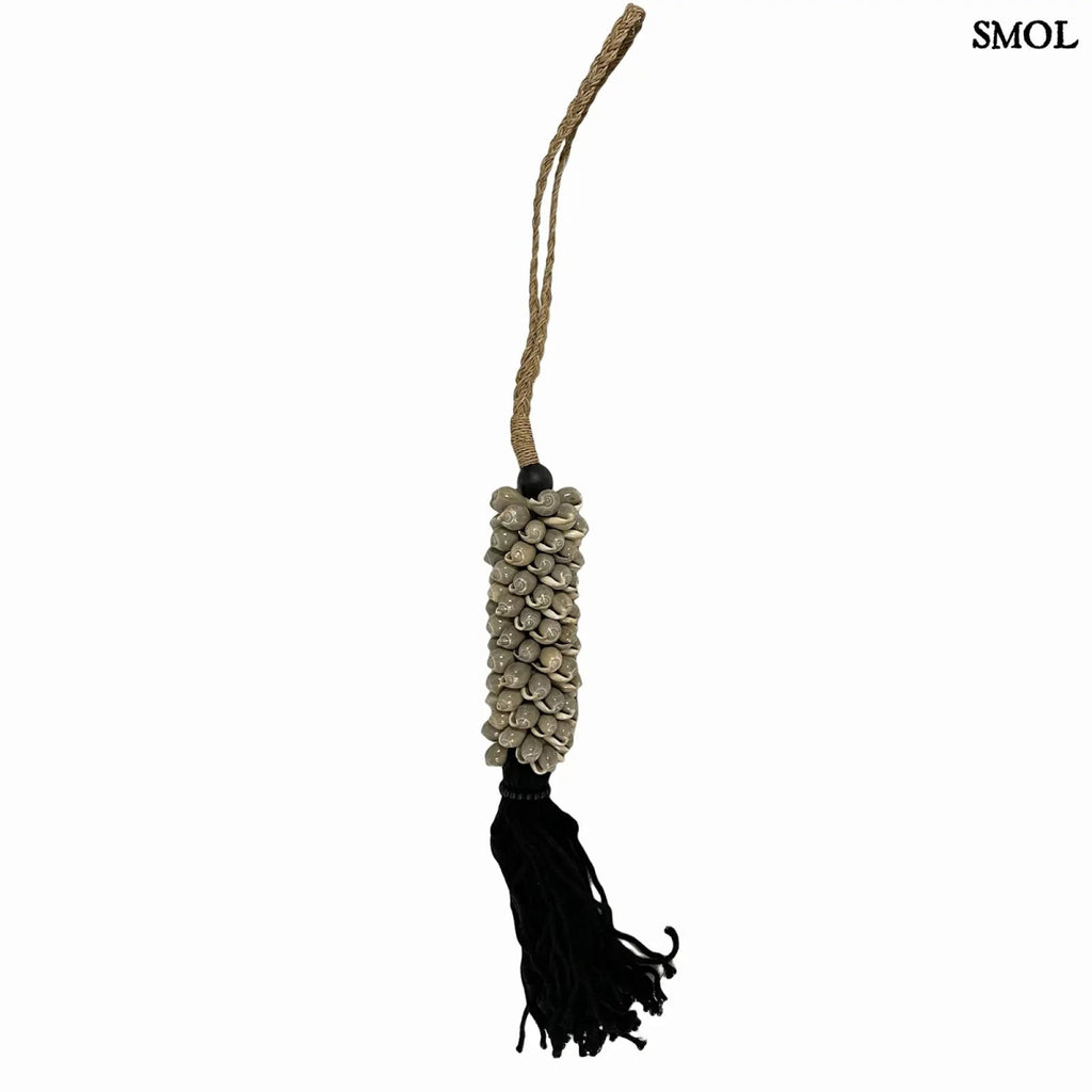 Kagylós függődísz – szürke | KANDRA