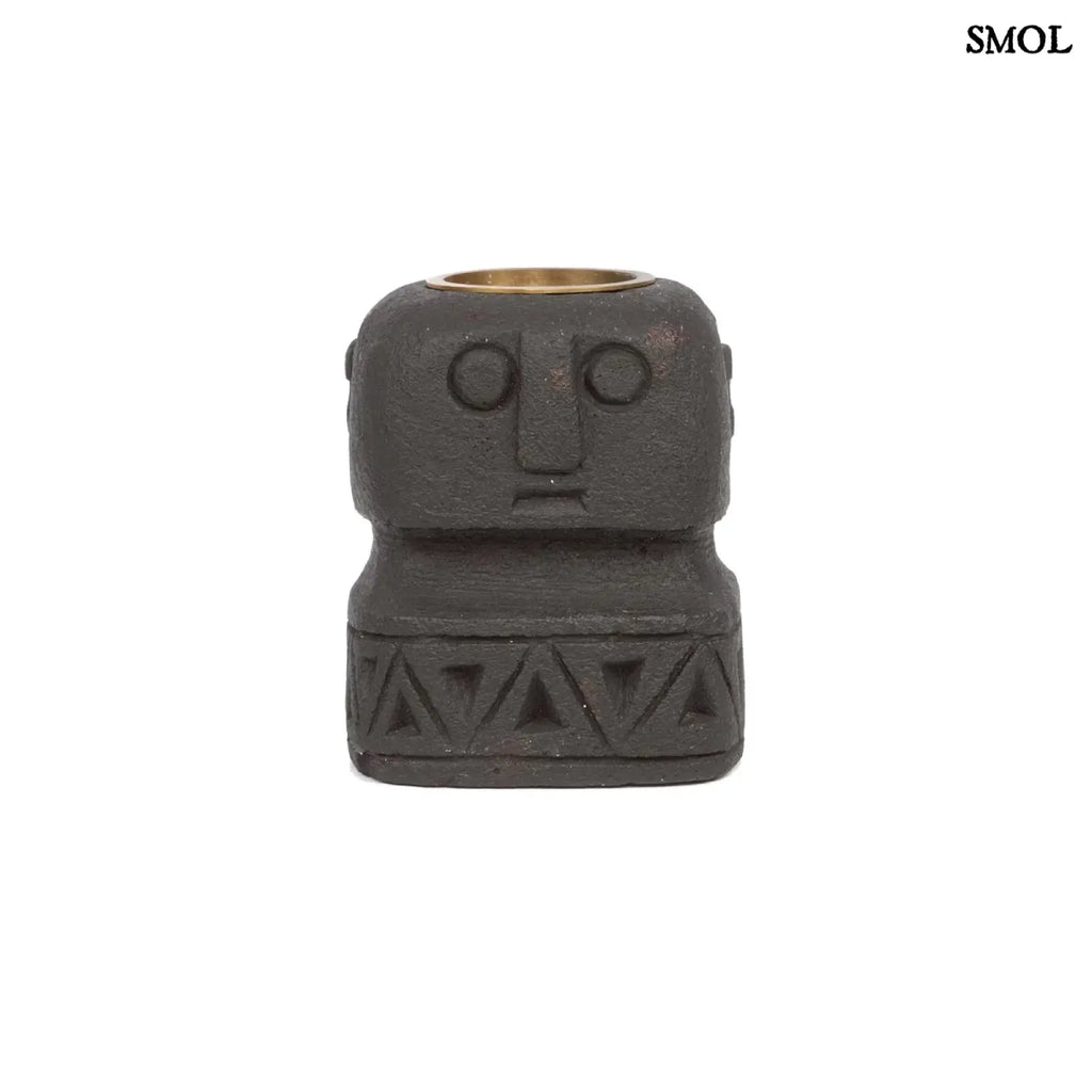 Kézzel faragott kő gyertyatartó – fekete | SUMBA 26 - SMOL