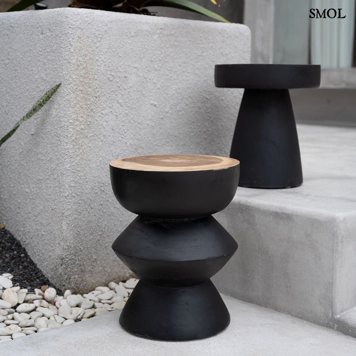 Fekete suar fa kisasztal natúr felülettel - két kisasztal