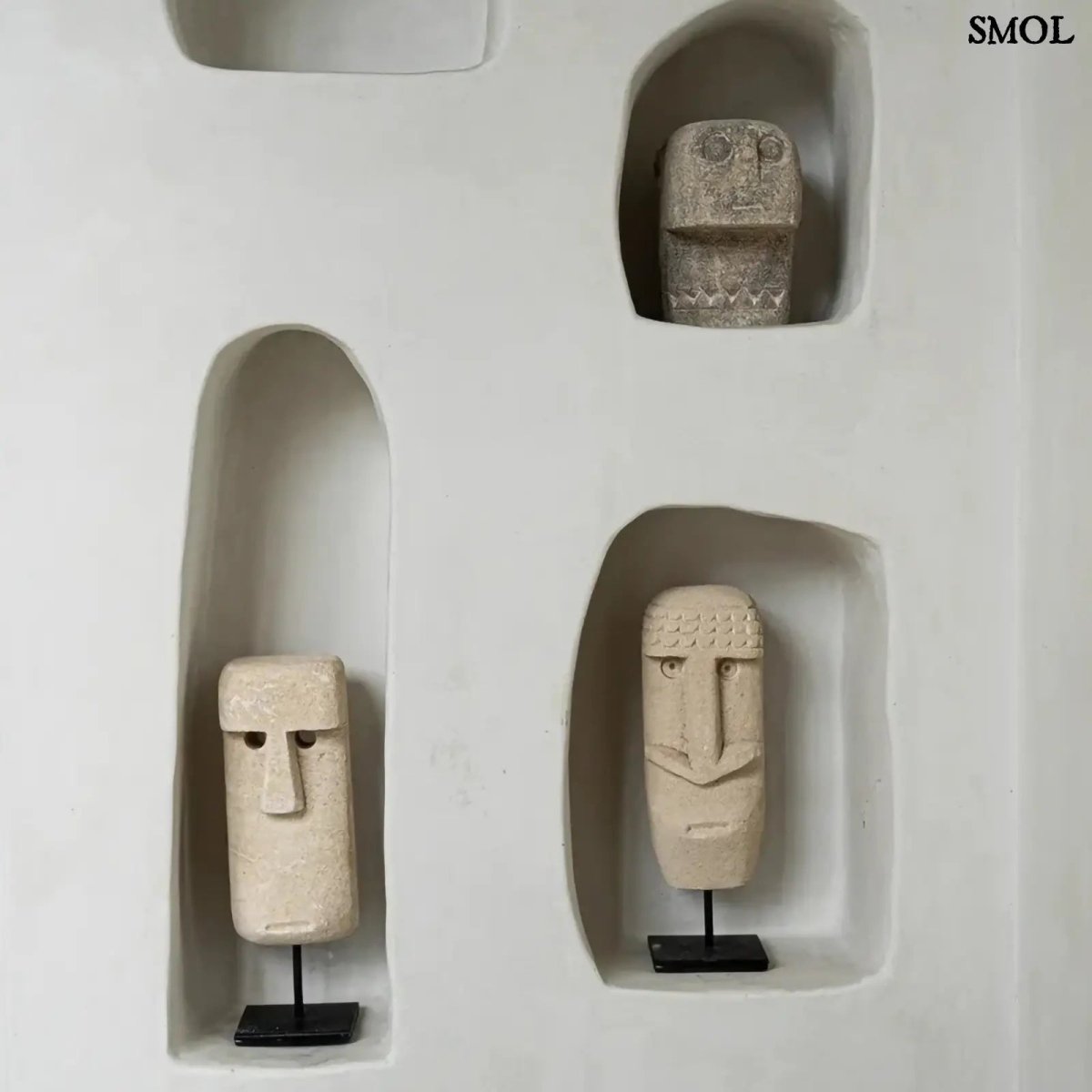 Kőszobor állványon - natúr | SUMBA 20 - SMOL