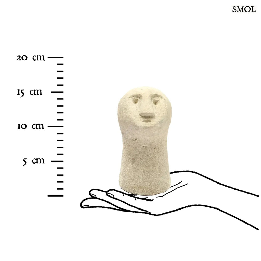 Sumba kőszobor: kézzel faragott indonéz homokkő dekoráció, méretarányosan