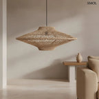 Kézzel csomózott natúr kötél függőlámpa modern geometrikus formával, nappaliban