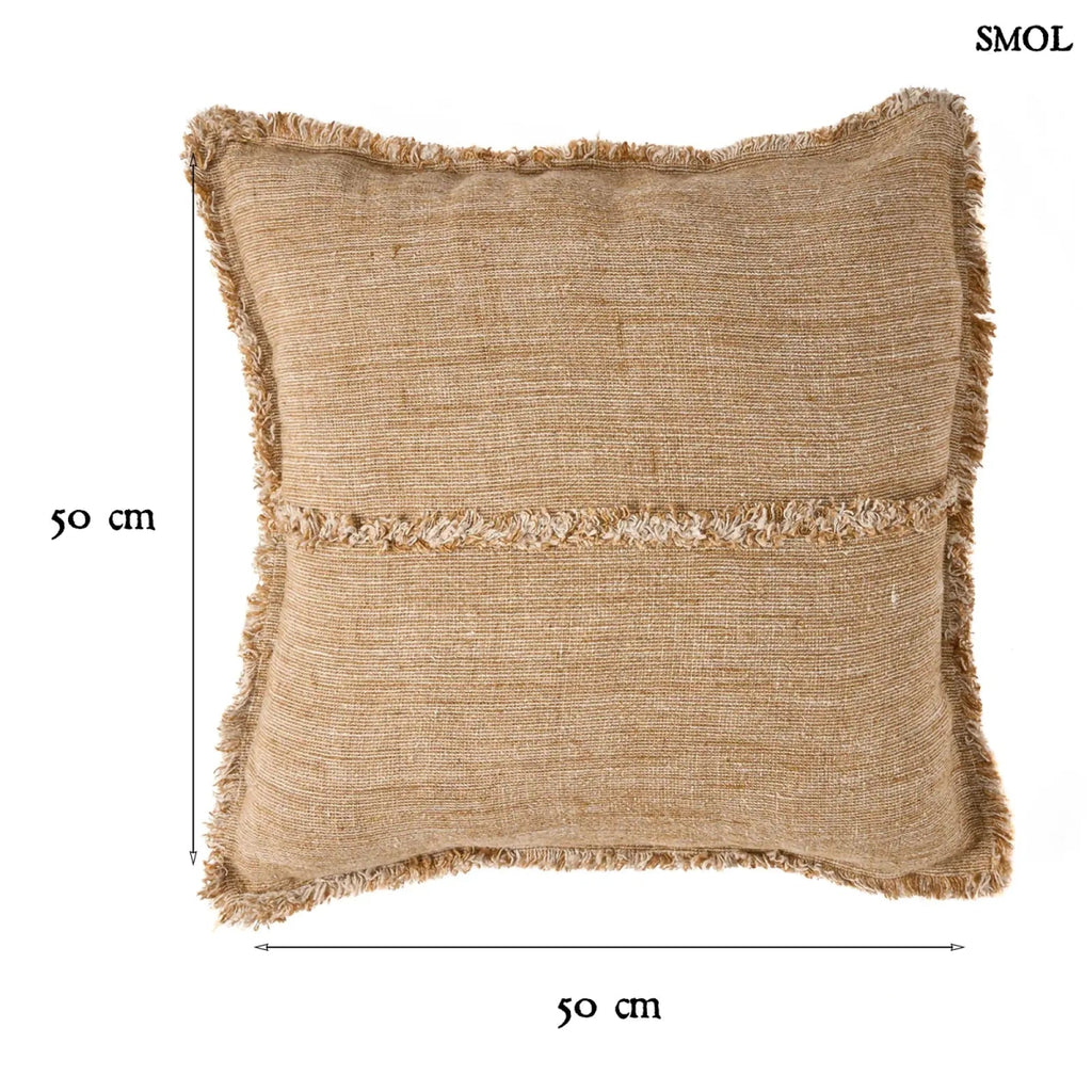 Natúr-barna lenvászon díszpárnahuzat. Rojtos szegéllyel és vízszintes díszítőcsíkkal, méretekkel