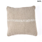 lenvászon díszpárnahuzat natúr fehér színben, kézzel készült, középen díszített, fehér háttérrel