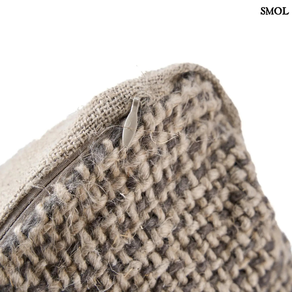 Lenvászon díszpárnahuzat – natúr-fekete | LINEN GRAIN | SMOL - cipzár