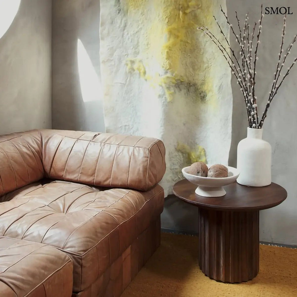 Beistelltisch – braunes, geripptes Mangoholz, 55 cm | BULLNOSE