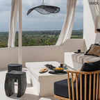 Montano fekete suar fa lerakóasztal és ülőke kézzel faragott rusztikus felülettel, teraszon