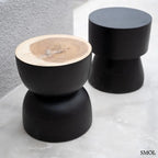 Kézzel faragott fekete suar fa lerakóasztal és ülőke organikus homokóra formában, két fekete lerakóasztal