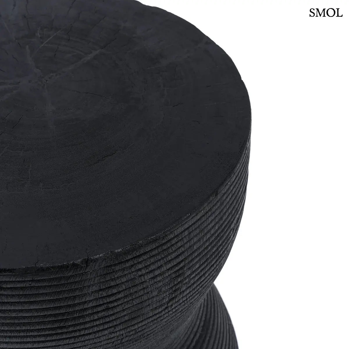 Kotoran fekete suar fa lerakóasztal és ülőke homokóra formájú, faragott textúrával, asztallap nagyítva