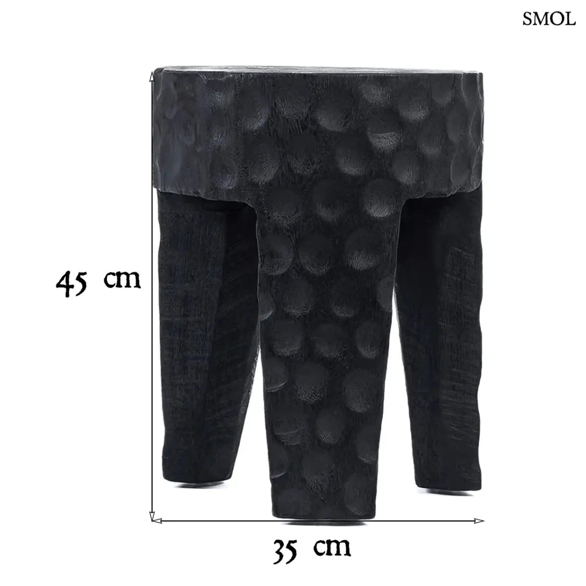 Kézzel faragott, fekete suar fa ülőke és lerakóasztal kalapált textúrával és három masszív lábbal, modern és egzotikus stílusú enteriőrhöz, méretekkel