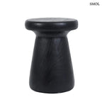 Fekete tömörfa lerakóasztal és ülőke minimalista designban, kézzel készített suar fából, oldalról, fehér háttérrel