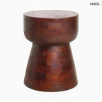 Modern stílusú, sötét tónusú mangófa ülőke és lerakóasztal mozaikszerű mintázattal és látványos erezettel, fehér háttérrel