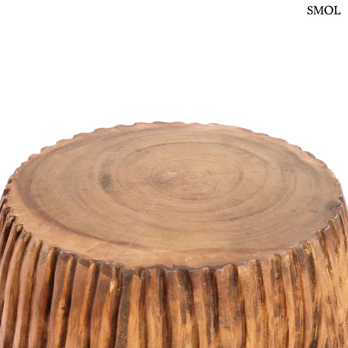 Kézzel faragott, hengeres Suar fa lerakóasztal és ülőke függőleges hullámmintával, felülről