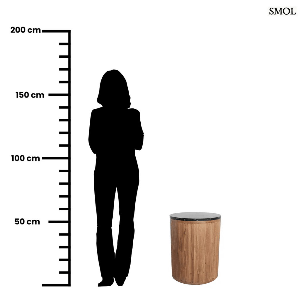 Kerek lerakóasztal fekete márvány asztallappal és függőlegesen barázdált, természetes barna mangófa talppal, méretarányosan