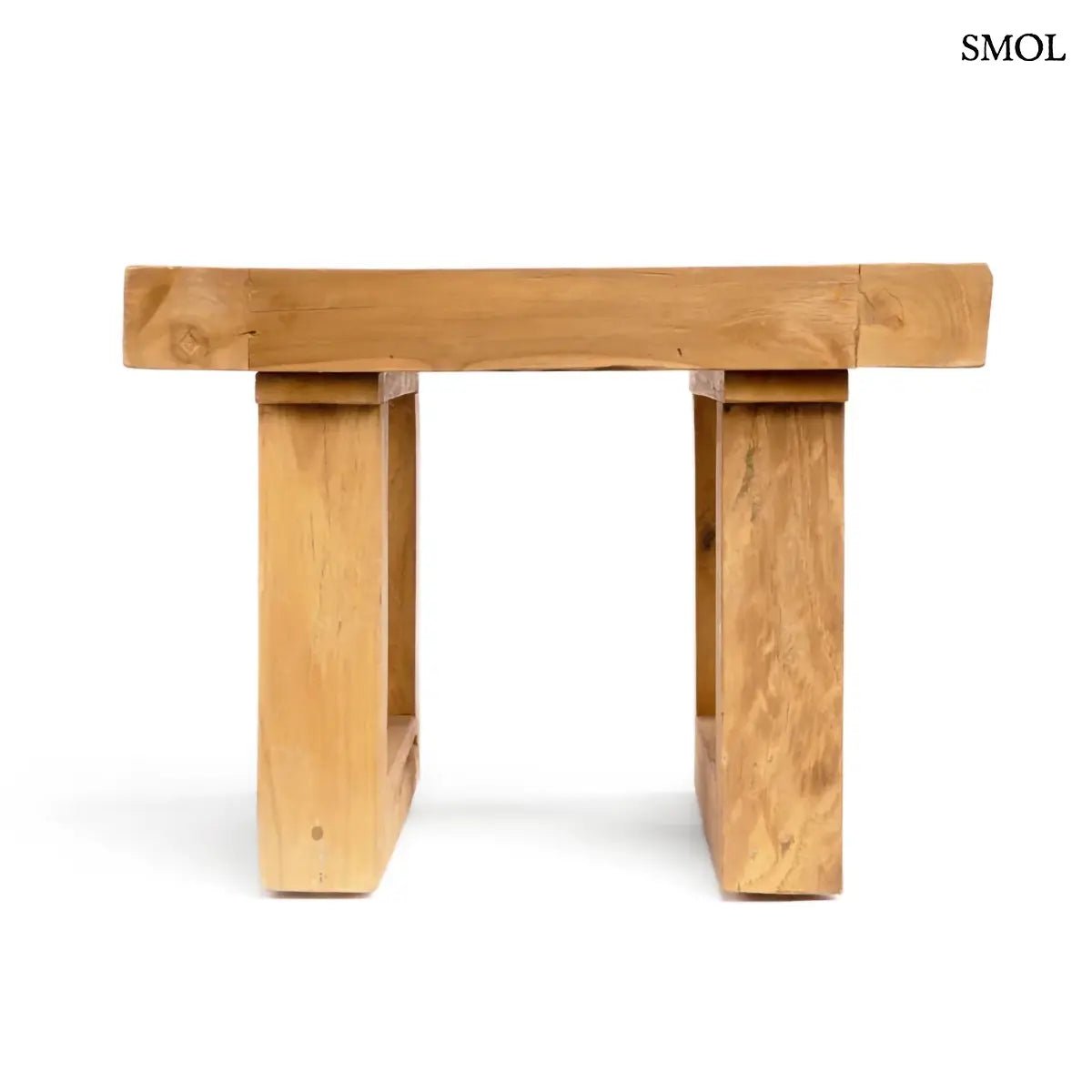 Rusztikus, kézzel készült lerakóasztal tömör teakfából, egyedi fa erezettel és természetes natúr színben, oldalról