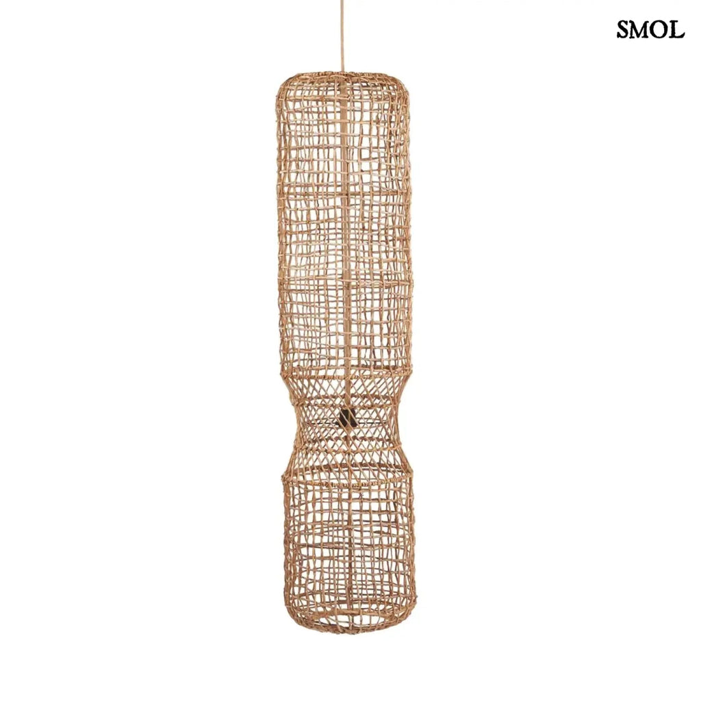 XXL méretű, kézzel font banánlevél függőlámpaernyő natúr barna színben, fehér háttérrel