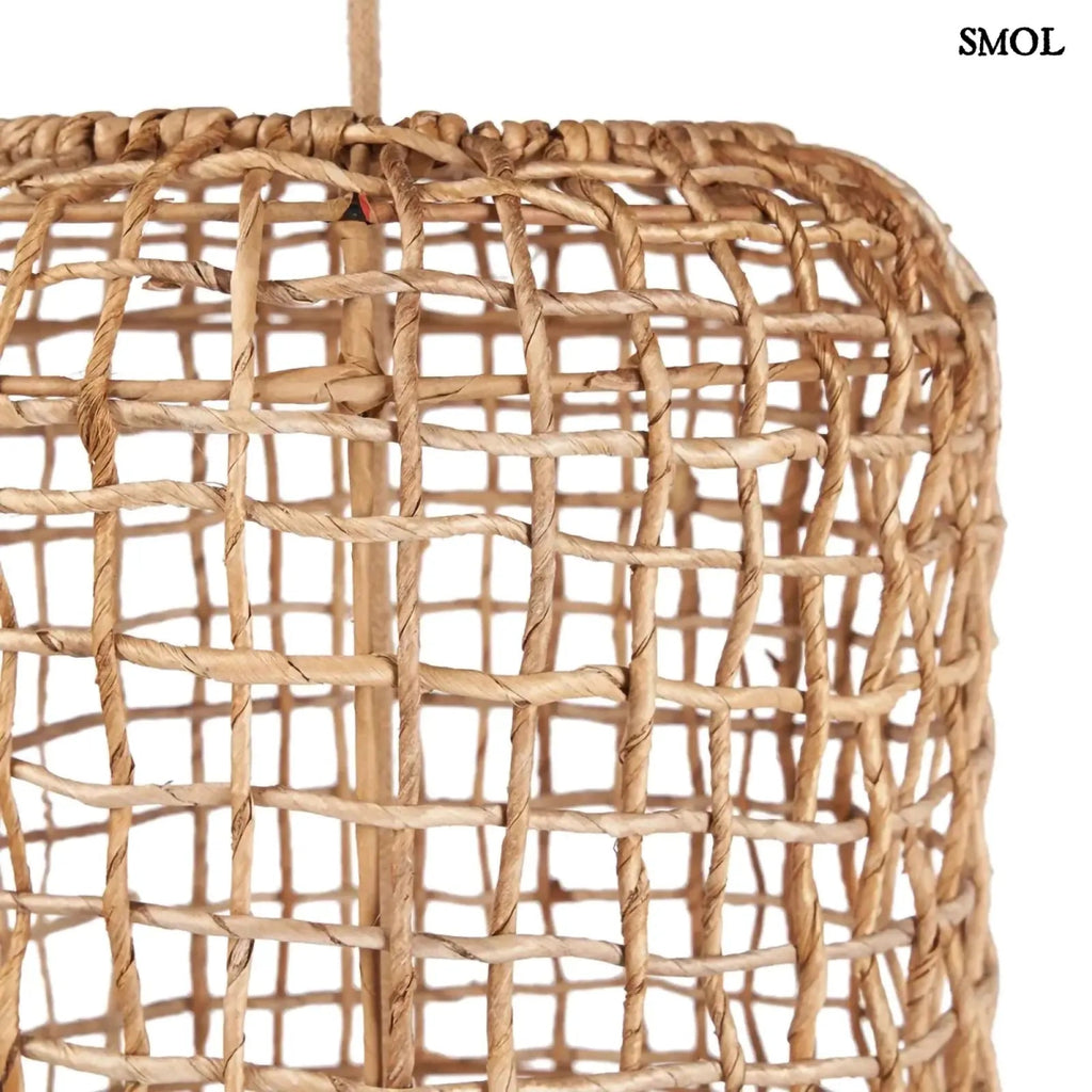 XXL méretű, kézzel font banánlevél függőlámpaernyő natúr barna színben, felső rész nagyítva