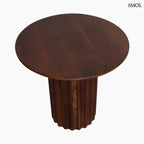 Barna mangófa lerakóasztal bordázott, henger alakú talppal és sima, kerek asztallappal, felülről