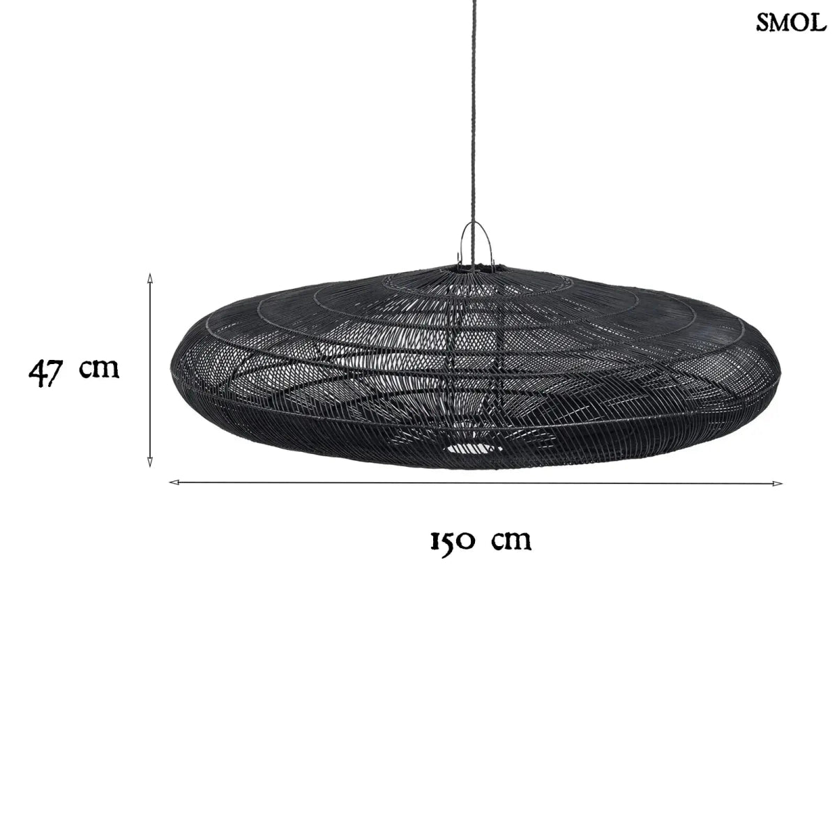 Óriás Fekete Rattan Függőlámpaernyő XL (MACARON). 150 cm-es, lapos, fonott fekete lámpaernyő, mely ideális nappali és étkező megvilágításra, méretekkel