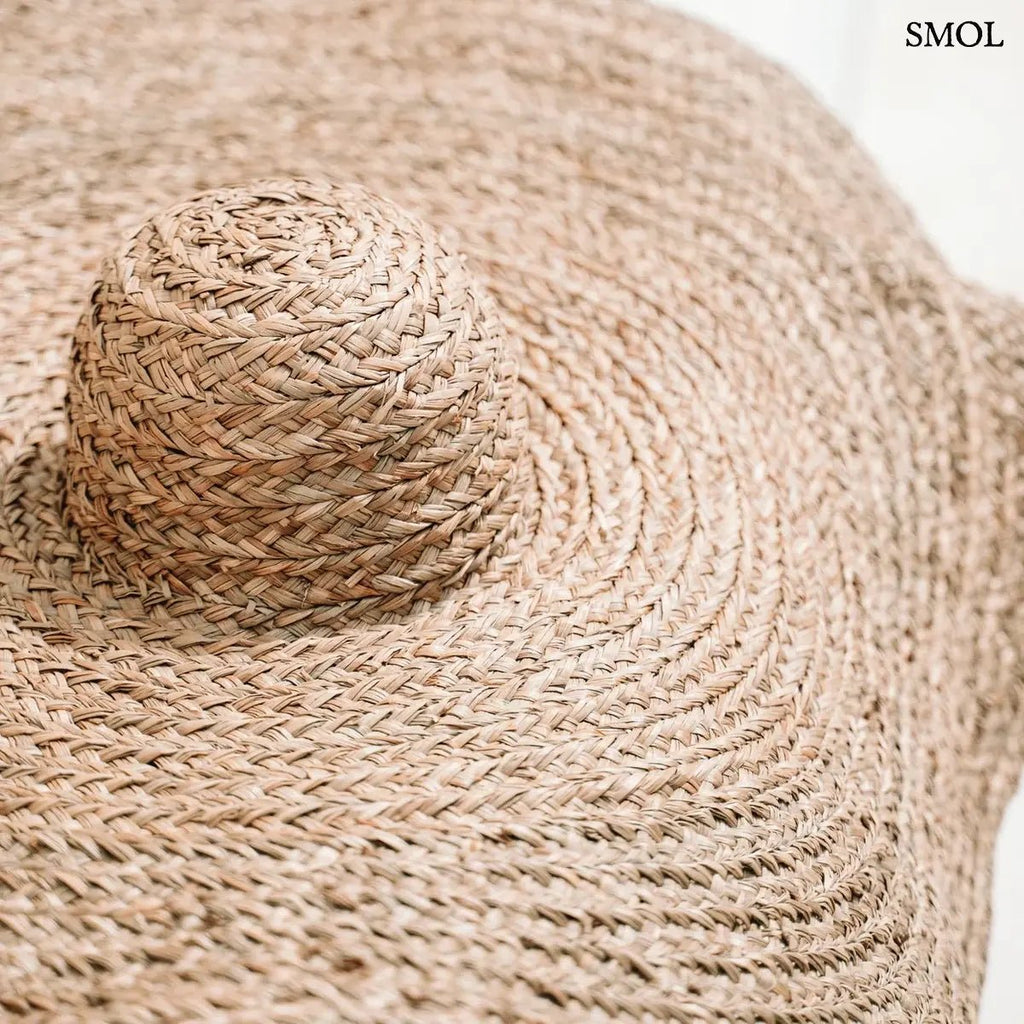 Óriás karimájú, természetes vízijácintból font szalmakalap, nagyítva