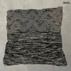 Pamut Díszpárna - fekete-szürke, 45x45 | LUTELU | SMOL - szürke háttérrel