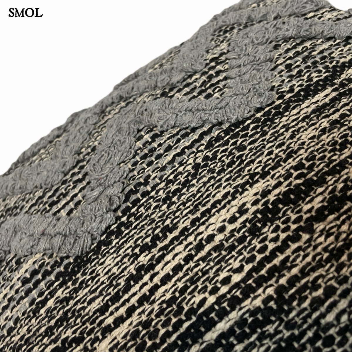 Pamut Díszpárna - fekete-szürke, 45x45 | LUTELU | SMOL - minta nagyítva