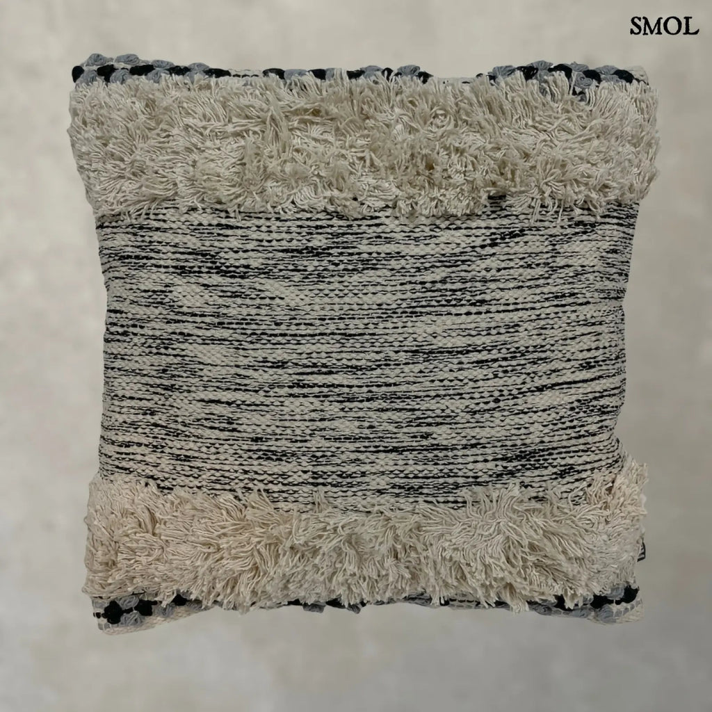 Pamut Díszpárna - szürke-natúr, 45x45 | MOIRA | SMOL - szürke háttérrel