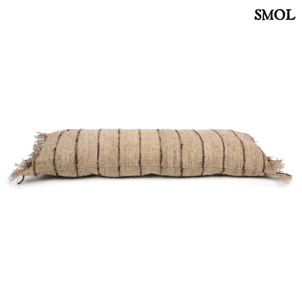 Bézs-fekete csíkos, rojtos díszpárnahuzat 100x35 cm méretben fektetve