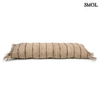 Bézs-fekete csíkos, rojtos díszpárnahuzat 100x35 cm méretben fektetve