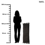 Fekete, rojtos szélű díszpárnahuzat méretarányosan