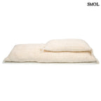 GEE CREAM krémszínű pamut díszpárnahuzat, letisztult, elegáns stílusban, két méretben egymáson