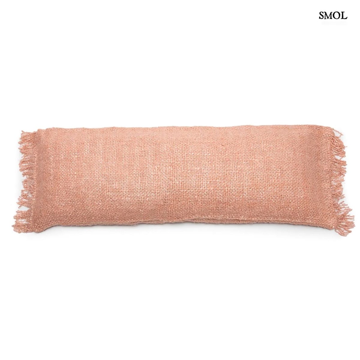 Lazacszínű díszpárnahuzat bojtokkal fehér háttérrel