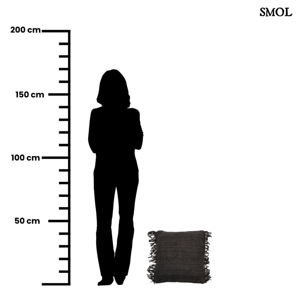 Rojtos, fekete-kék árnyalatú díszpárnahuzat méretarányosan