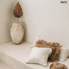 40x40 cm krémszínű pamut díszpárnahuzat boho rojtos szegéllyel vázával