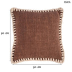 Barna pamut díszpárnahuzat fehér kézi horgolású szegéllyel, 50x50 cm-es méretben, méretekkel