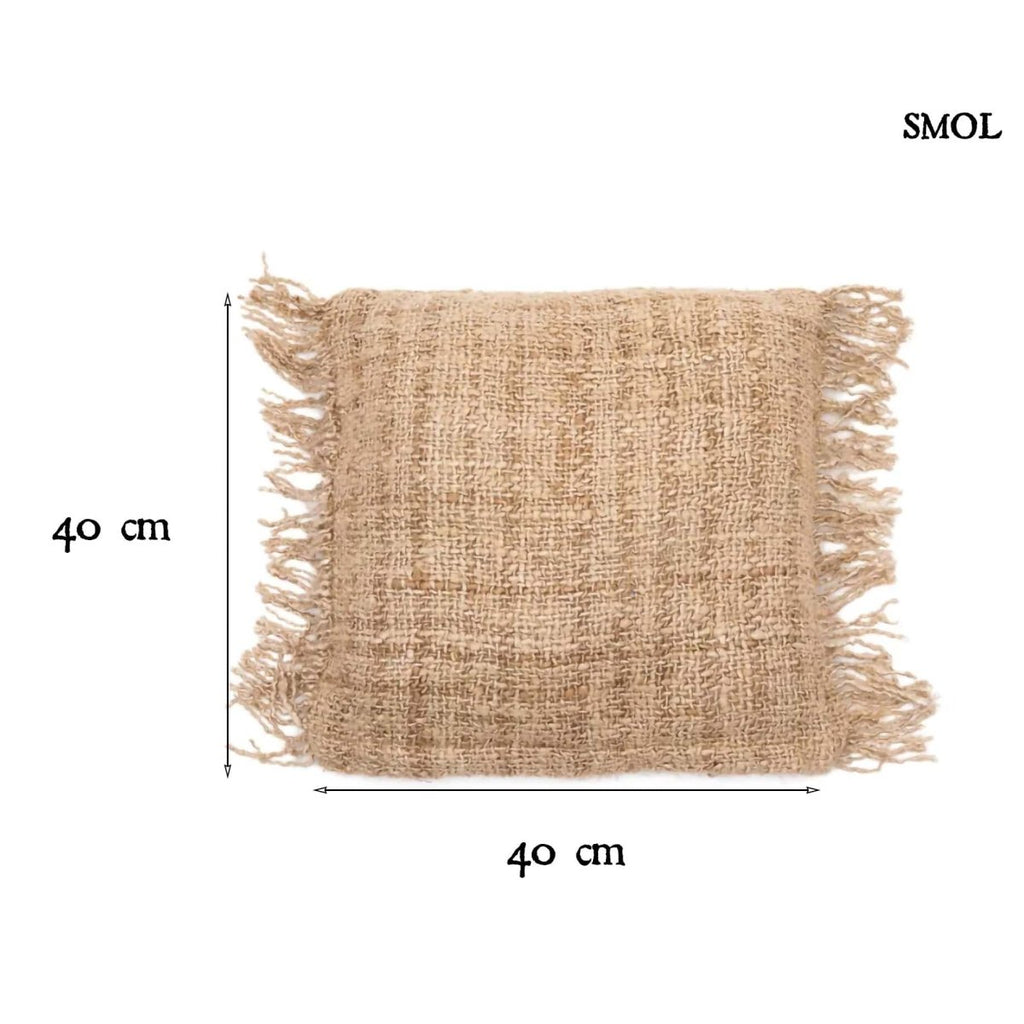 Bézs pamut díszpárnahuzat 40x40 cm méretben, bohém rojtos szegéllyel méretekkel