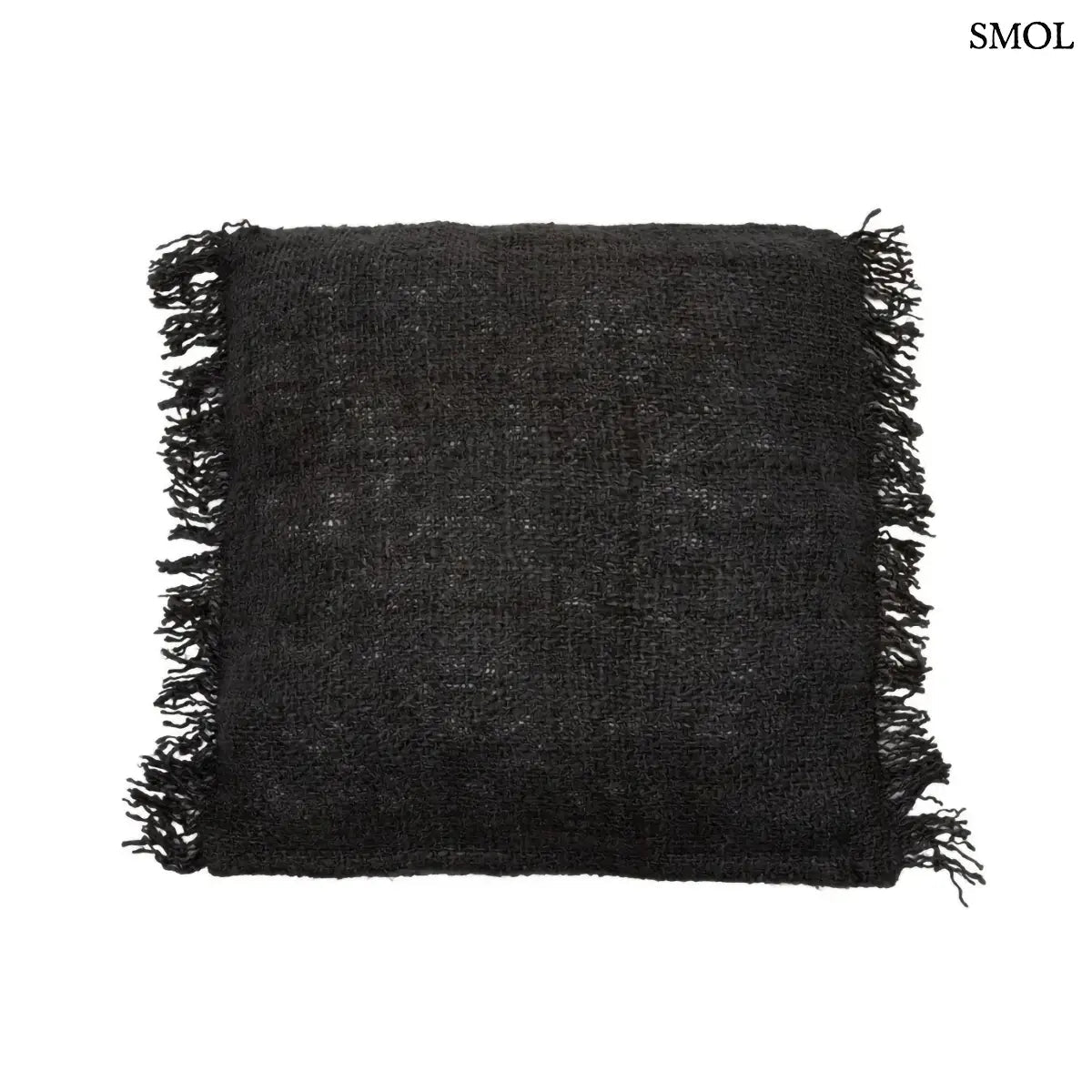 Éjfekete, rojtos szélű, rusztikus szövésű pamut díszpárnahuzat, fehér háttérrel