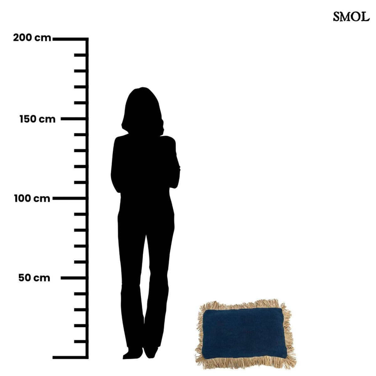 Kék és natúr részletekkel, raffia szegéllyel készült boho díszpárnahuzat méretarányosan