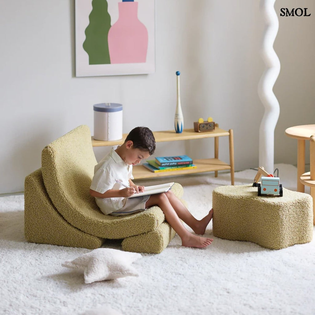 Felhő alakú puff gyerekeknek, matcha zöld színben, OEKO-TEX® minősítésű anyagból gyerekfotellel