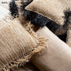 Natúr színű, kézzel szőtt raffia díszpárnahuzat boho stílusban több párnával